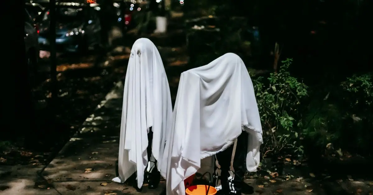 Guide Complet pour Réaliser un Déguisement de Fantôme Époustouflant